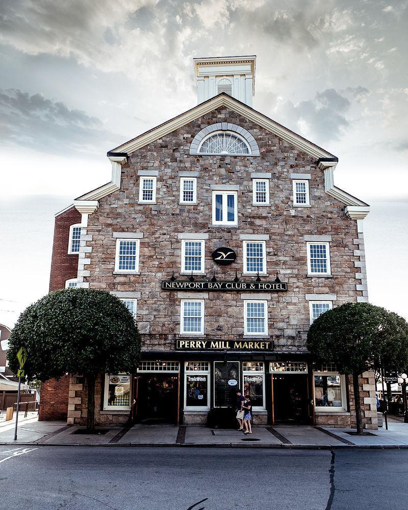 Newport Bay Club And Hotel Exterior photo